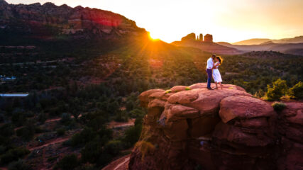 Stunning Sedona engagement portraits at sunset