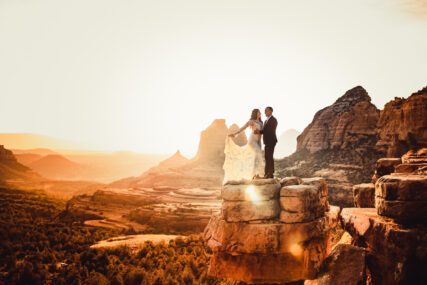 Sedona destination elopement photographer Lisa Garrett Photography