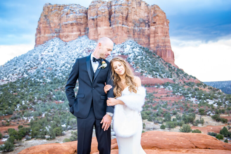Sedona elopement wedding in the snow
