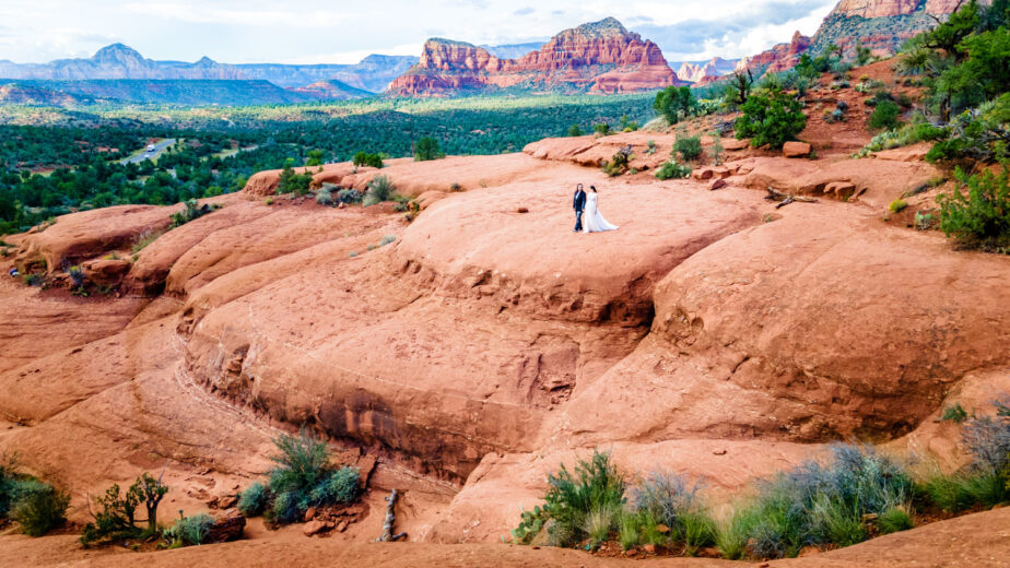 Stunning Sedona elopement photos Lisa Garrett Photography