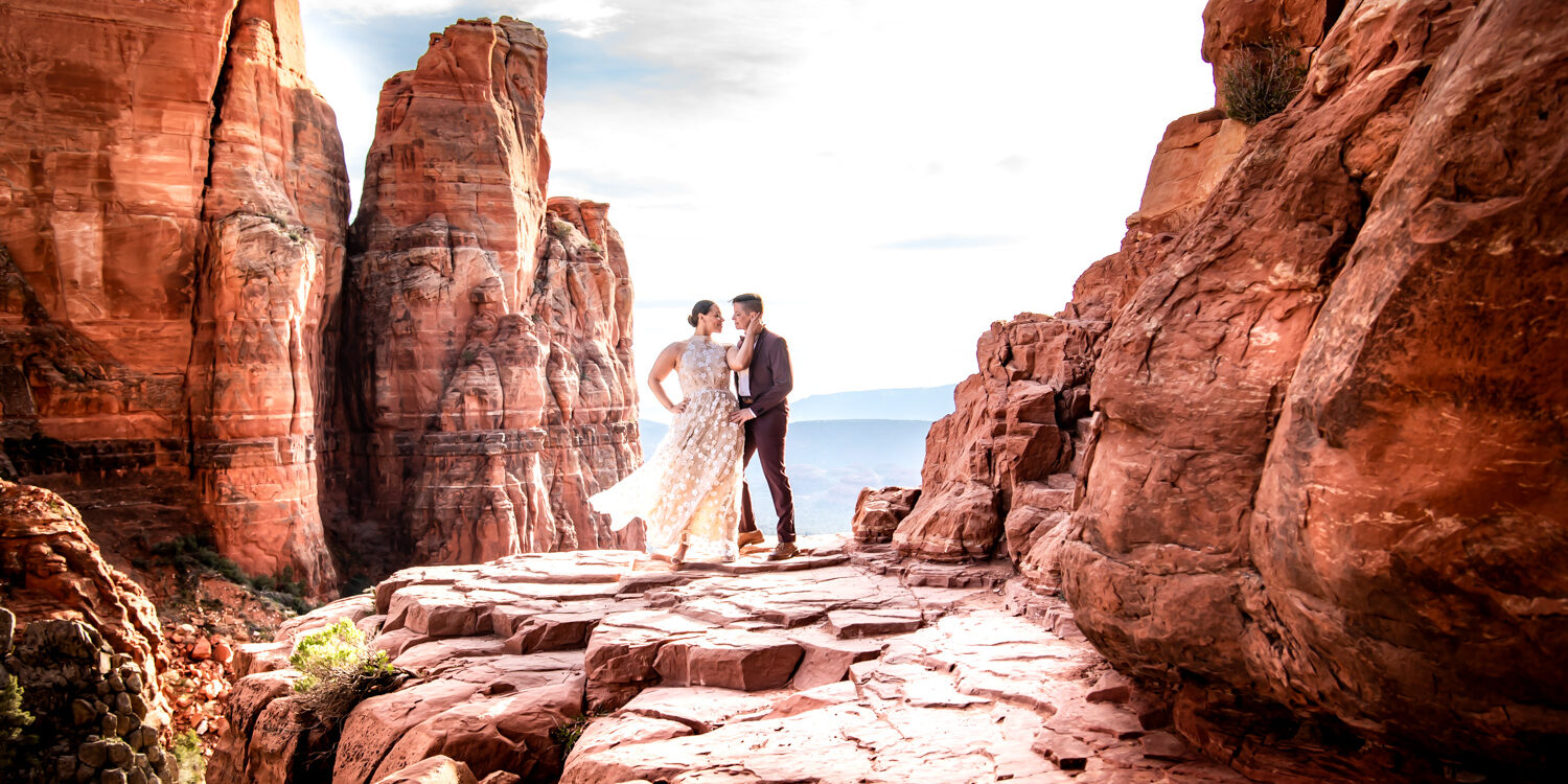 Sedona adventure elopement at Cathedral Rock Lisa Garrett photographer Sedona adventure elopement at Cathedral Rock Lisa Garrett photographer
