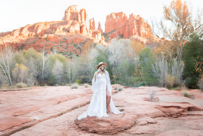 Photo: Stunning maternity photos in Sedona Lisa Garrett Photography Photo: Stunning maternity photos in Sedona Lisa Garrett Photography