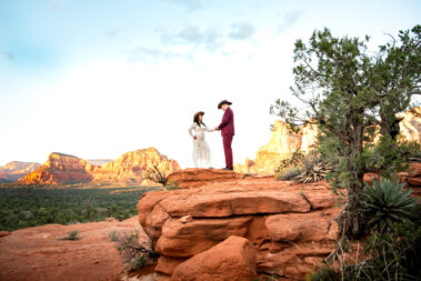 Sedona adventure wedding photographer Lisa Garrett Photography