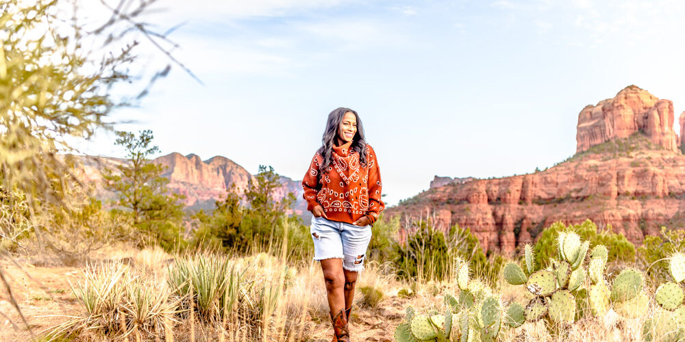Photo: Sedona Arizona desert themed portrait session Lisa Garrett Photo: Sedona Arizona desert themed portrait session Lisa Garrett